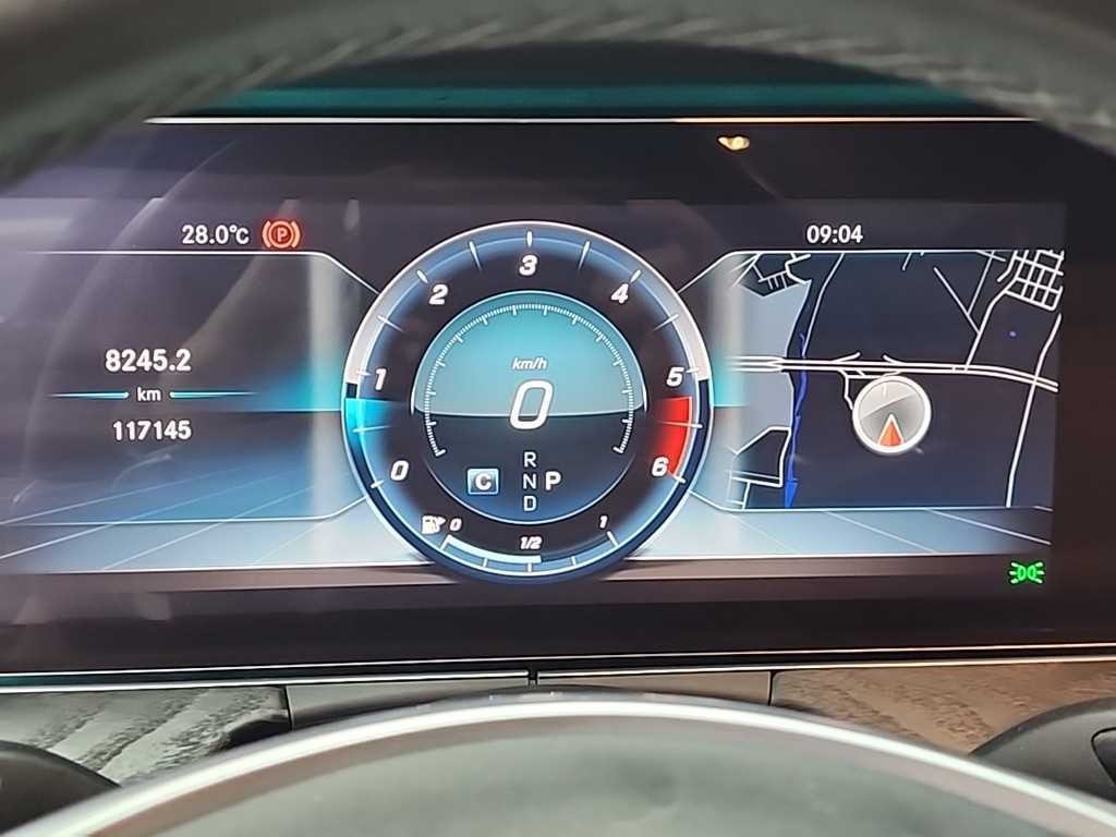 벤츠 E 클래스 E-클래스 W213 E220d 쿠페 이미지 6