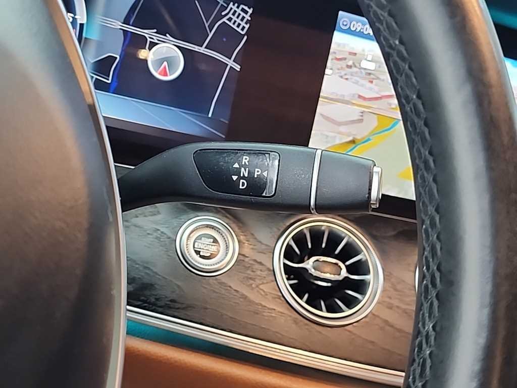 벤츠 E 클래스 E-클래스 W213 E220d 쿠페 이미지 8