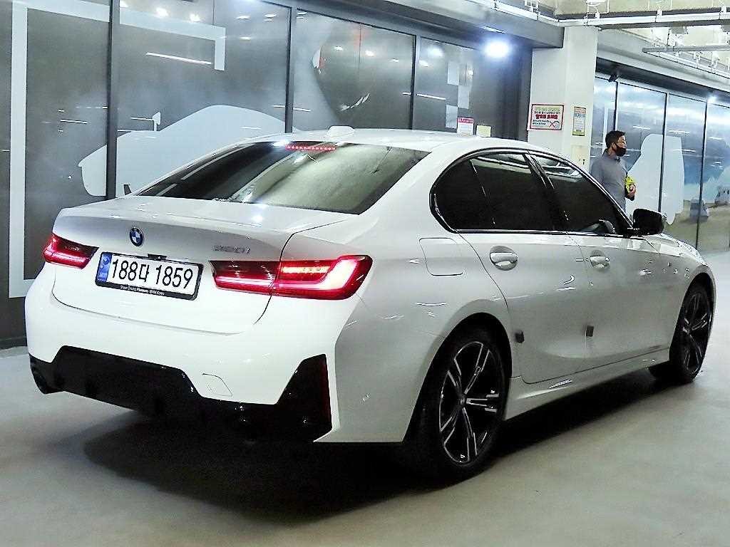 BMW 3시리즈 3시리즈 (G20) 320i M 스포츠 이미지 4