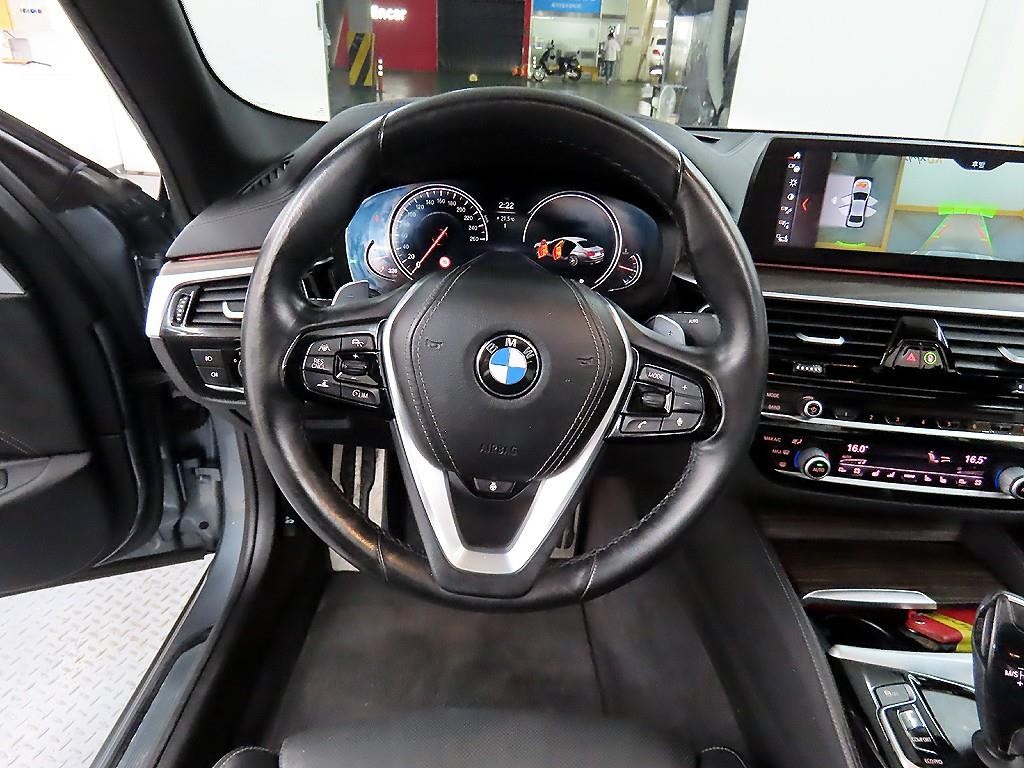 BMW 5시리즈 5시리즈 (G30) 530i M 스포츠 플러스 이미지 9