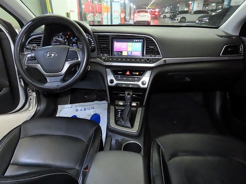 현대 아반떼 아반떼 AD 1.6 GDI 스타일 이미지 9