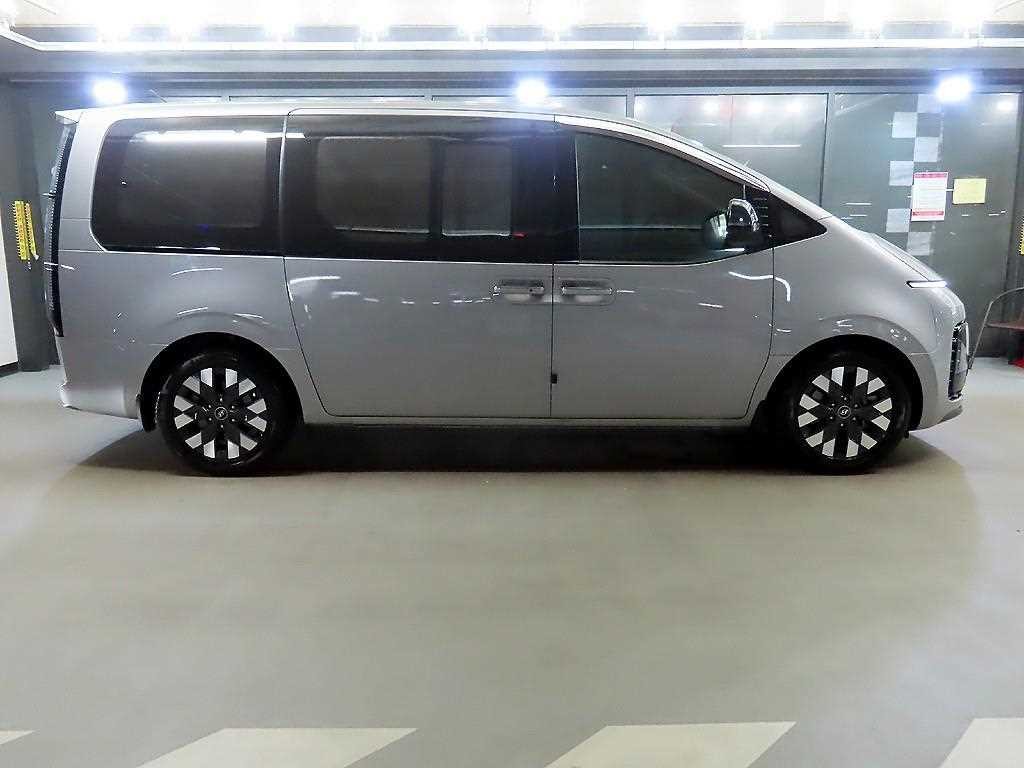 현대 스타리아 2WD 디젤 라운지 인스퍼레이션 9인승 이미지 3