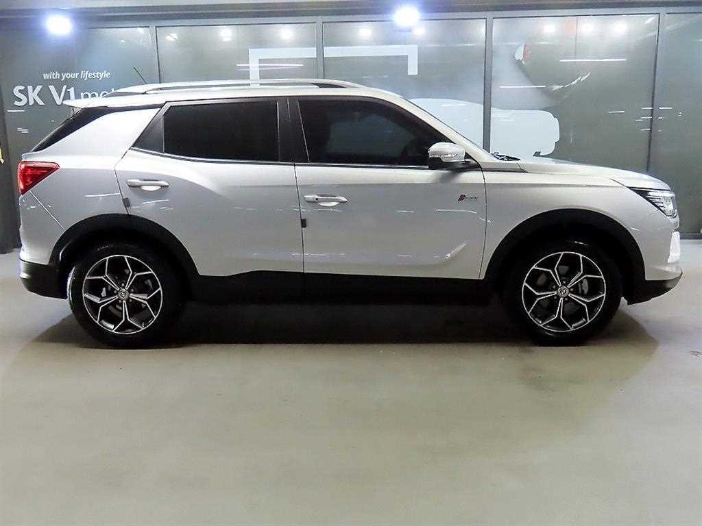 KG모빌리티(쌍용) 코란도 뷰티풀코란도 2WD 가솔린 1.5 C7 이미지 3