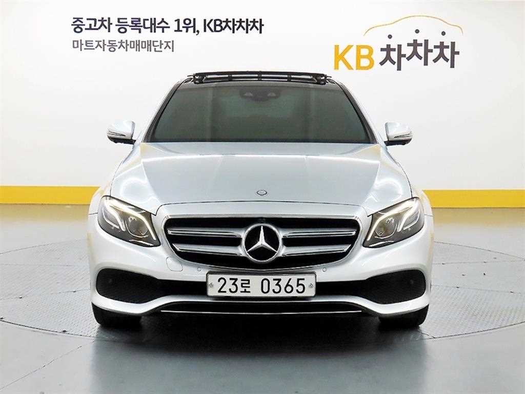 벤츠 E 클래스 E-클래스 W213 E300 아방가르드 이미지 1