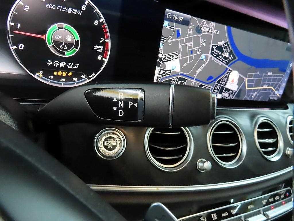 벤츠 E 클래스 E-클래스 W213 E300 아방가르드 이미지 10