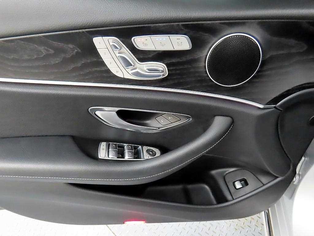 벤츠 E 클래스 E-클래스 W213 E300 아방가르드 이미지 11