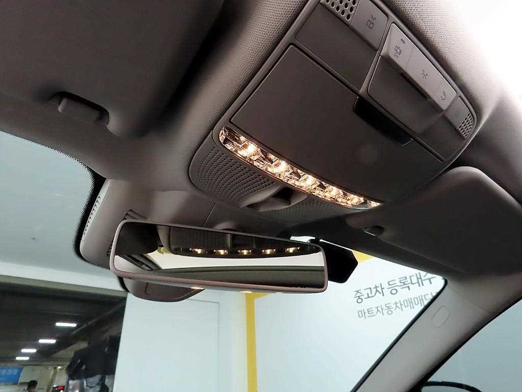 벤츠 E 클래스 E-클래스 W213 E300 아방가르드 이미지 17