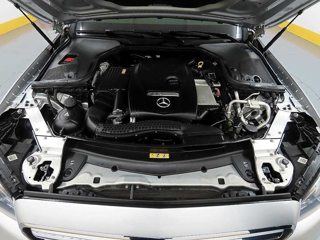 벤츠 E 클래스 E-클래스 W213 E300 아방가르드 이미지 19