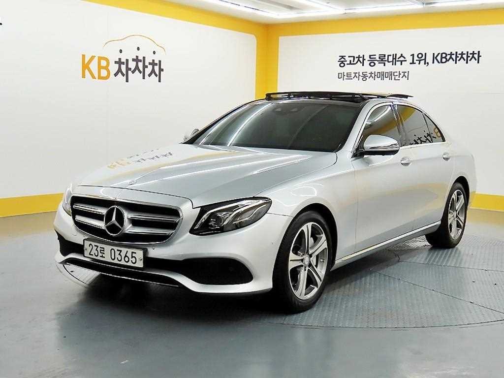 벤츠 E 클래스 E-클래스 W213 E300 아방가르드 이미지 2