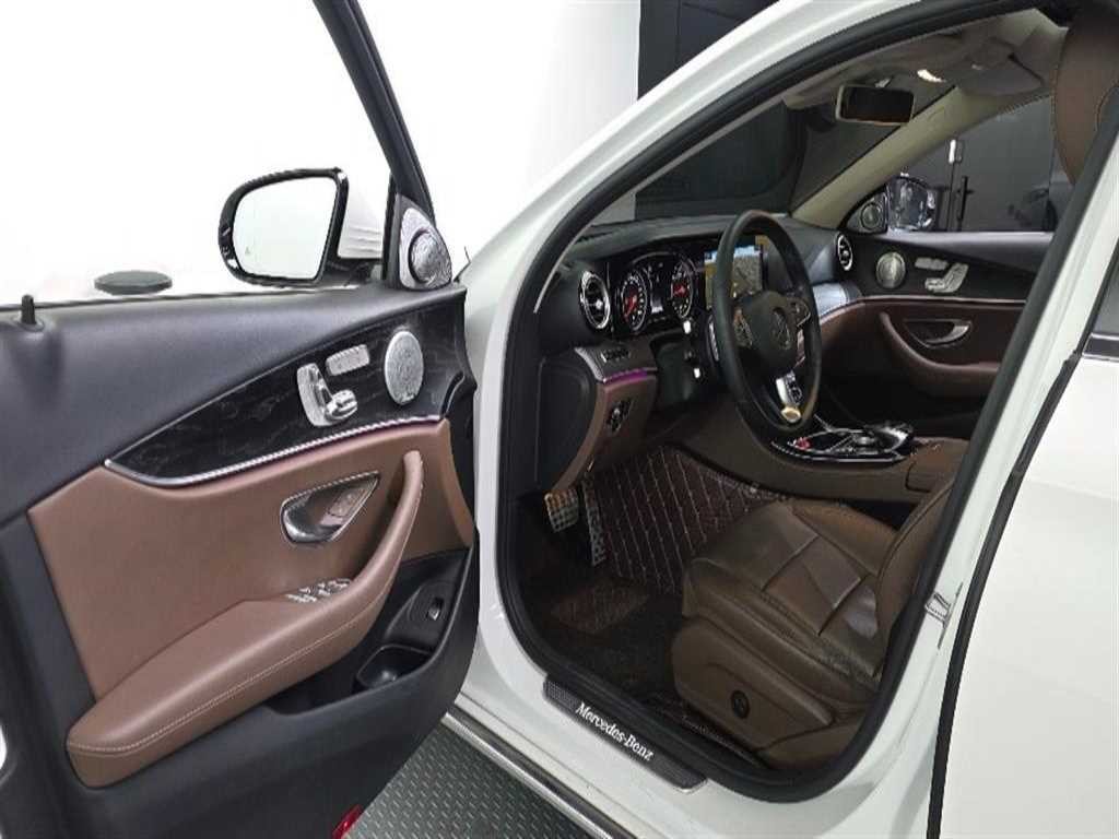 벤츠 E 클래스 E-클래스 W213 E220d 아방가르드 이미지 10