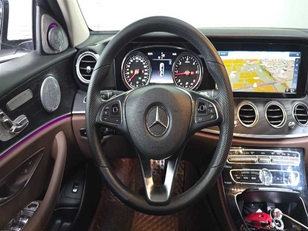 벤츠 E 클래스 E-클래스 W213 E220d 아방가르드 이미지 13