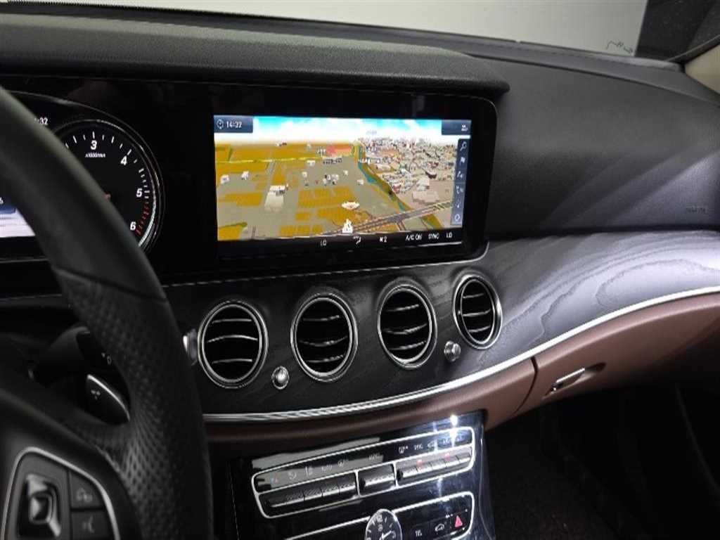 벤츠 E 클래스 E-클래스 W213 E220d 아방가르드 이미지 14