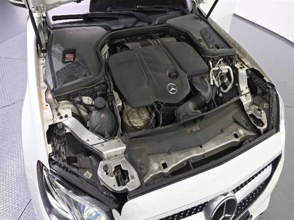 벤츠 E 클래스 E-클래스 W213 E220d 아방가르드 이미지 6
