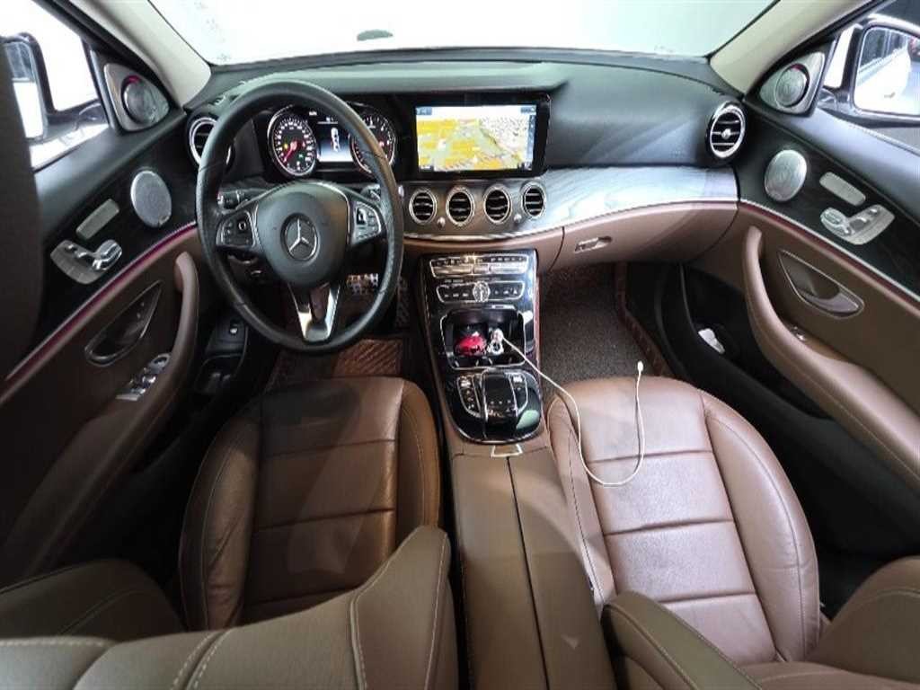벤츠 E 클래스 E-클래스 W213 E220d 아방가르드 이미지 7