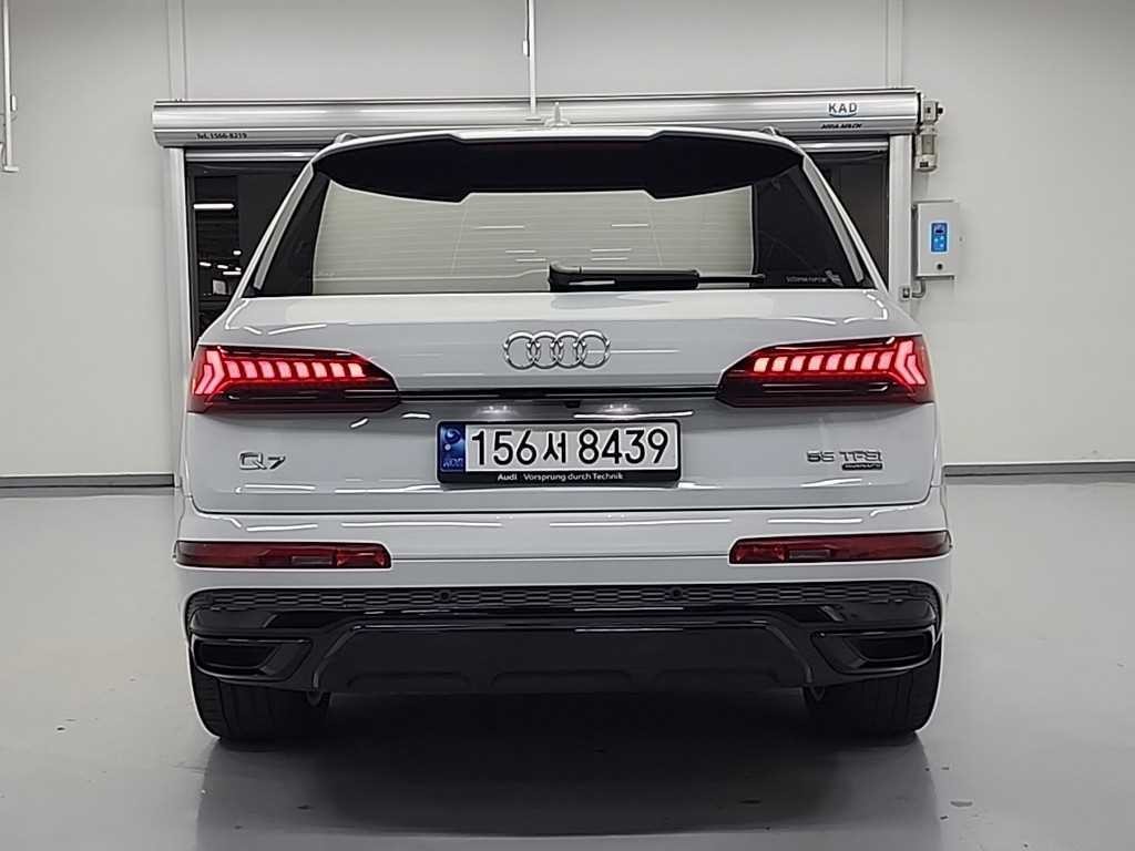 아우디 Q7 Q7 (4M) 55 TFSI 콰트로 프리미엄 이미지 3