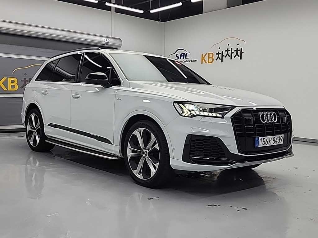 아우디 Q7 Q7 (4M) 55 TFSI 콰트로 프리미엄 이미지 4