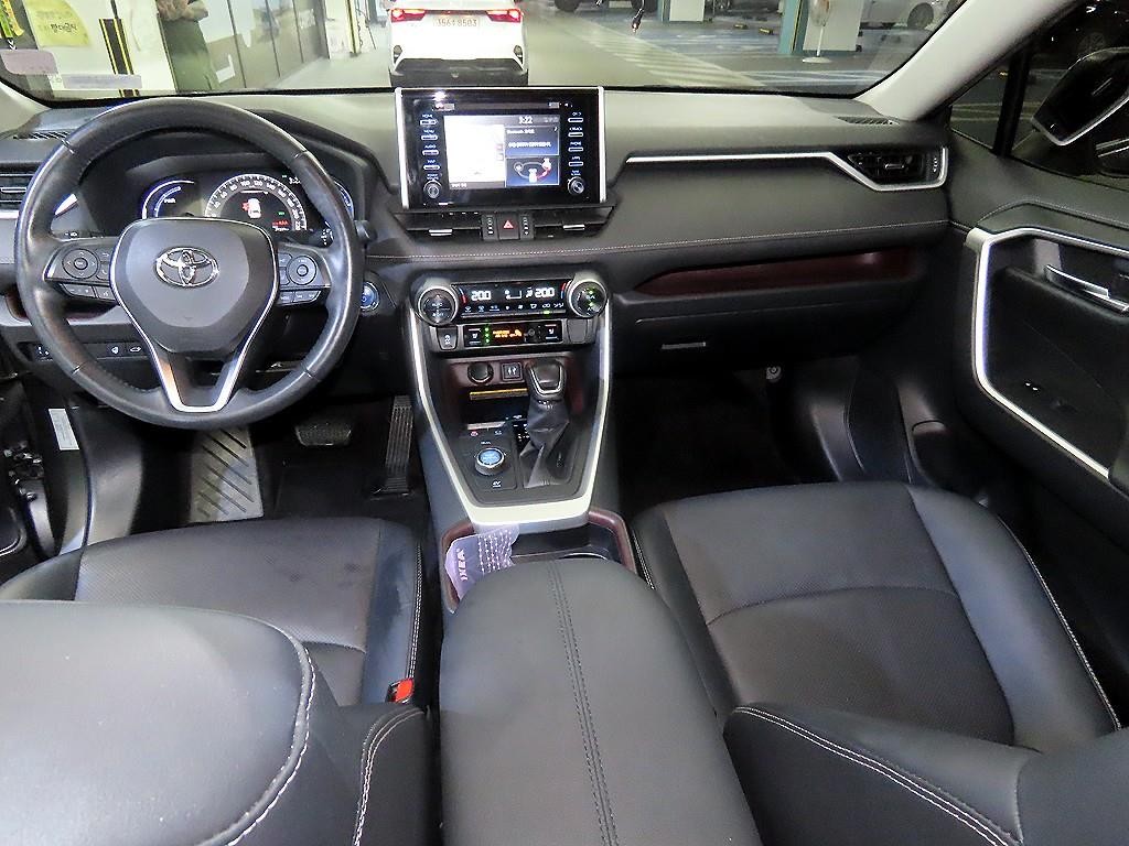 토요타 라브4 RAV4(5세대) 2.5 4WD 하이브리드 이미지 10