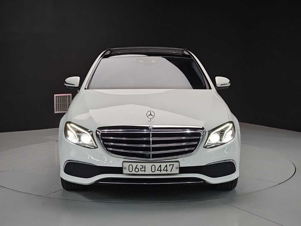 벤츠 E 클래스 E-클래스 W213 E300 익스클루시브 이미지 2
