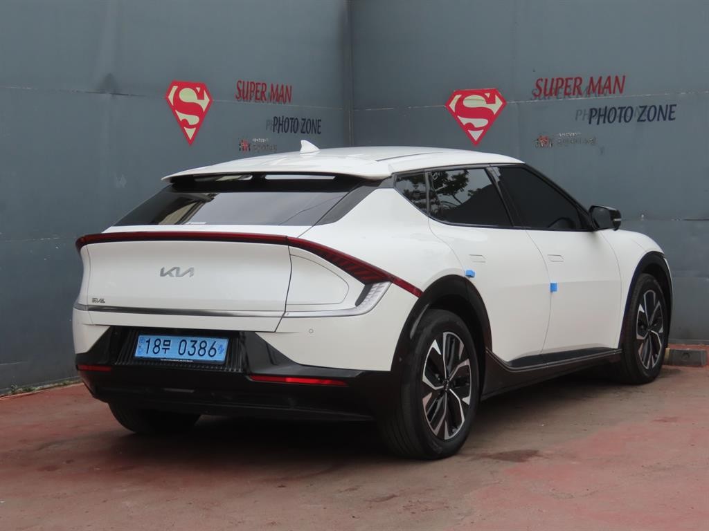 기아 EV6 롱레인지 AWD 어스 이미지 3