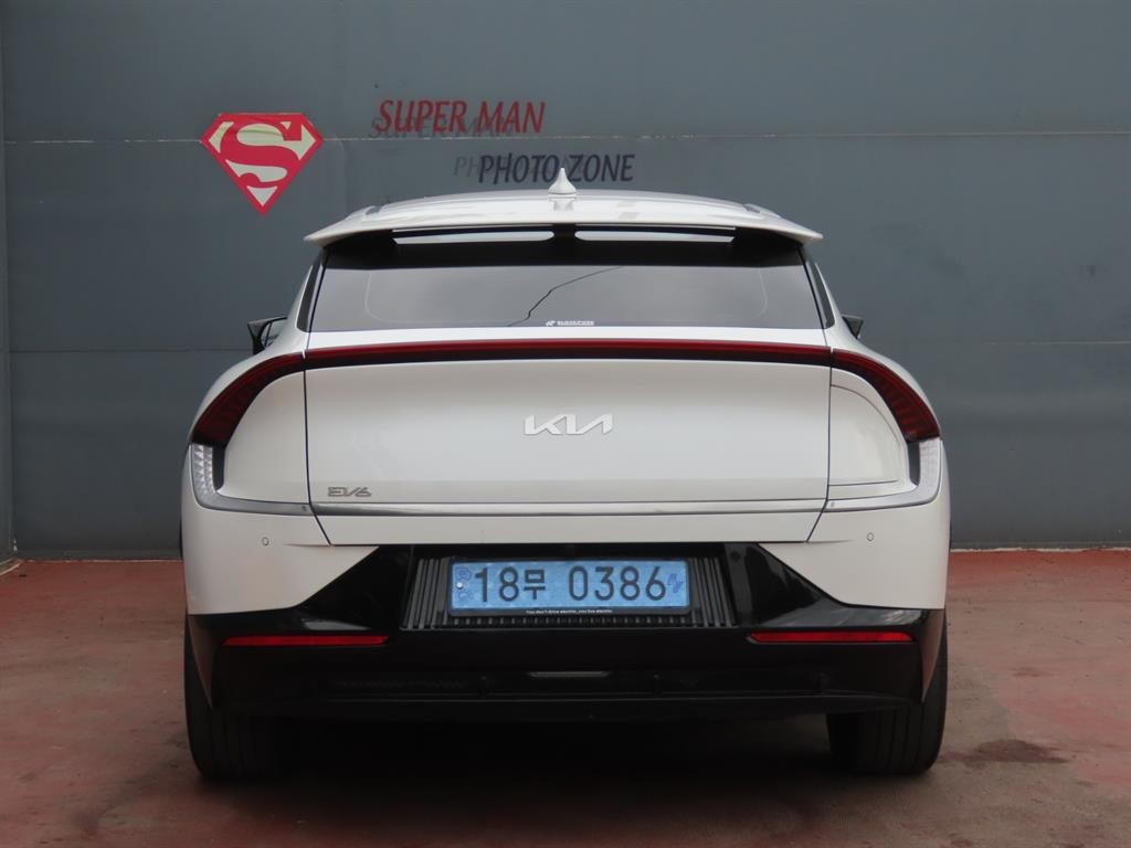 기아 EV6 롱레인지 AWD 어스 이미지 4