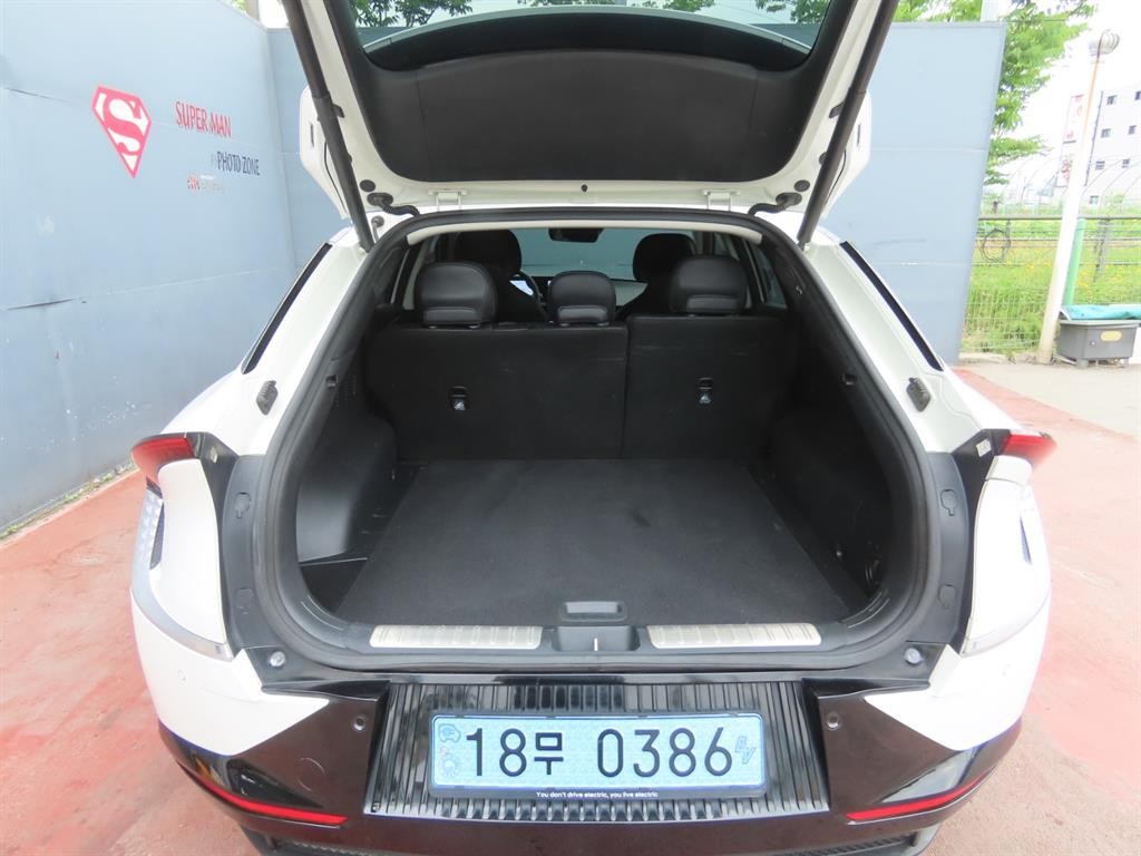 기아 EV6 롱레인지 AWD 어스 이미지 5