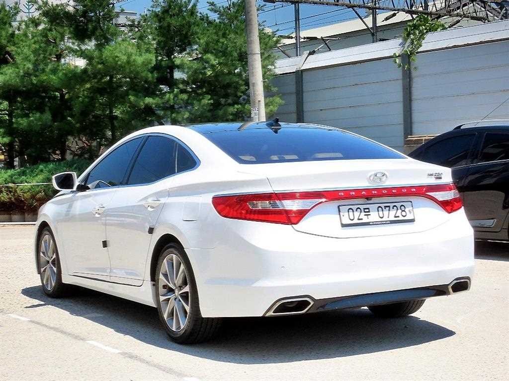 현대 그랜저 그랜저 HG HG220 PREMIUM 기본형 이미지 3