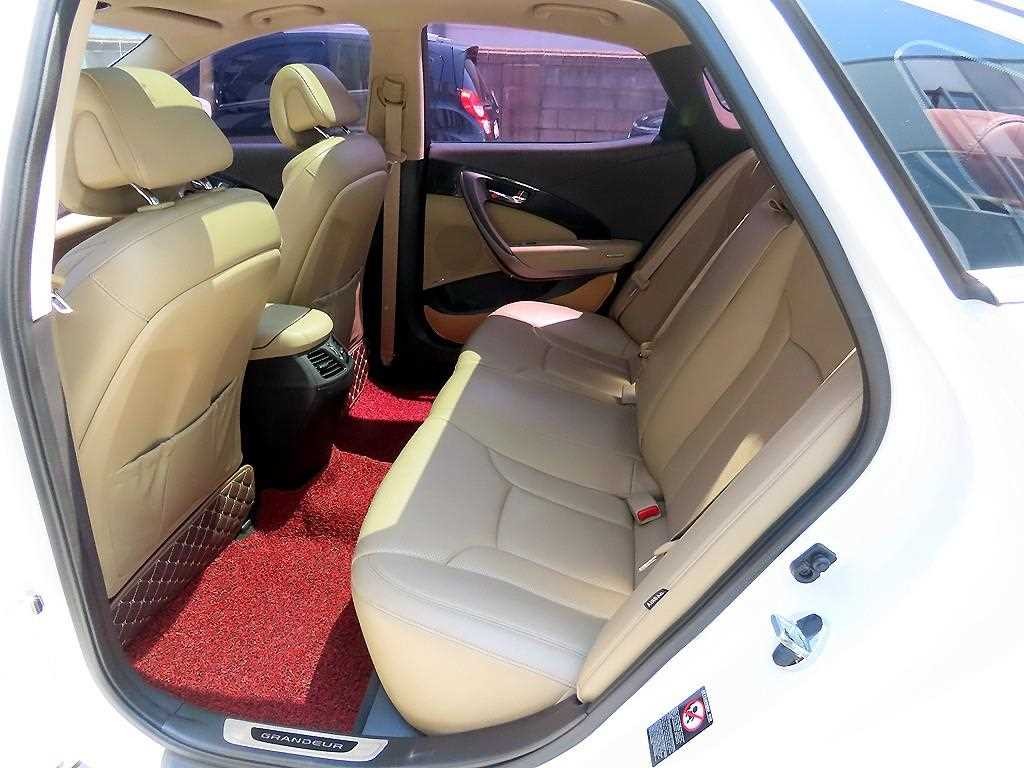 현대 그랜저 그랜저 HG HG220 PREMIUM 기본형 이미지 6