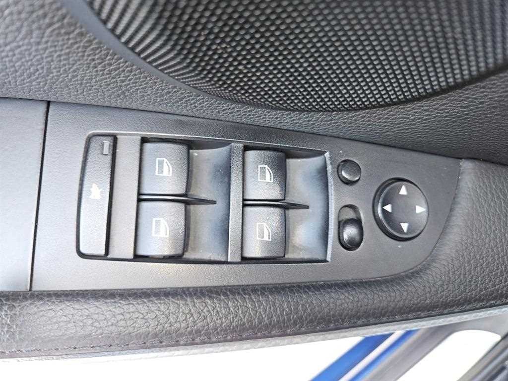 BMW 3시리즈 3시리즈 (E90) 320d 세단 M 스포츠 이미지 13