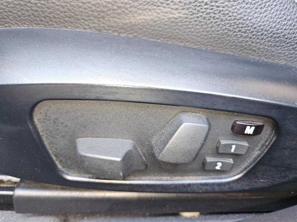 BMW 3시리즈 3시리즈 (E90) 320d 세단 M 스포츠 이미지 15