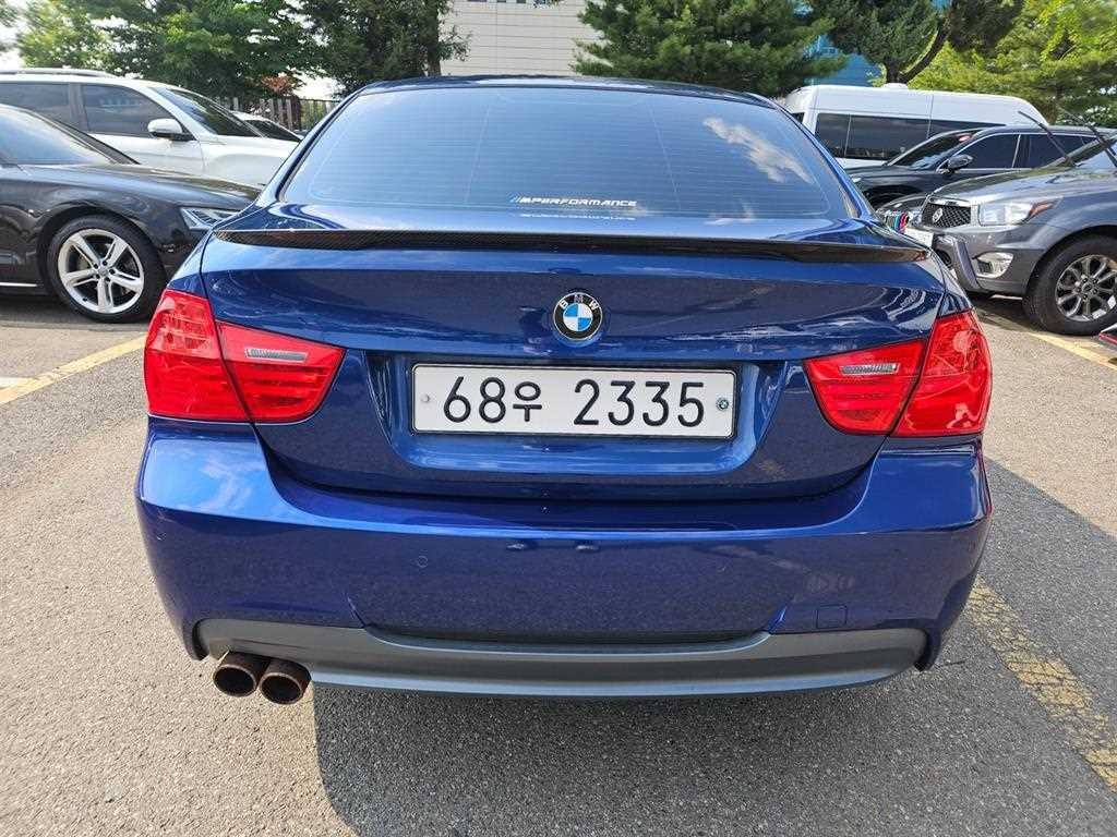 BMW 3시리즈 3시리즈 (E90) 320d 세단 M 스포츠 이미지 3