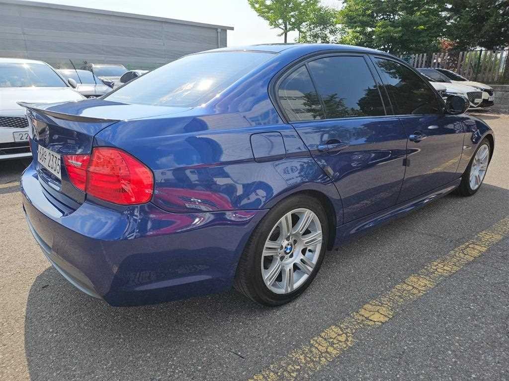 BMW 3시리즈 3시리즈 (E90) 320d 세단 M 스포츠 이미지 4