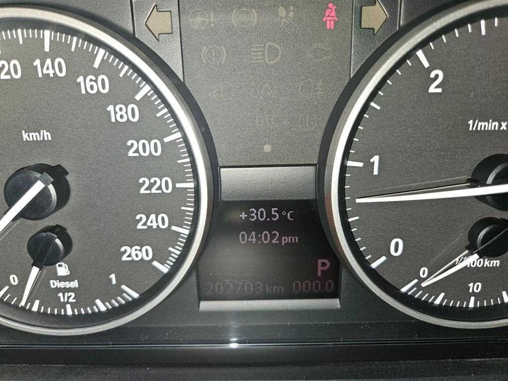 BMW 3시리즈 3시리즈 (E90) 320d 세단 M 스포츠 이미지 9