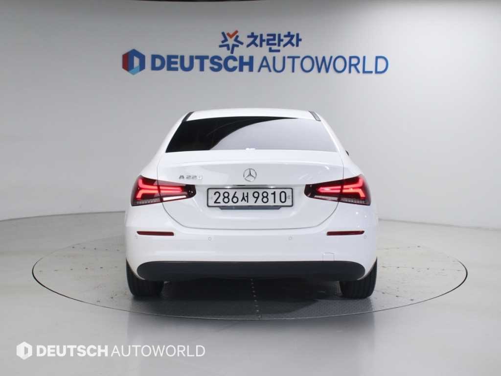 벤츠 A 클래스 A클래스 W177 A220 세단 이미지 4