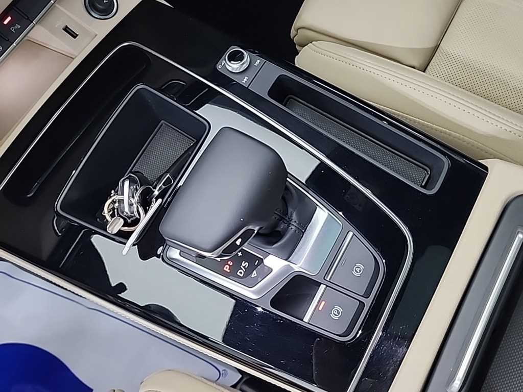 아우디 Q5 Q5 (FY) 45 TFSI 콰트로 프리미엄 스포트백 이미지 8