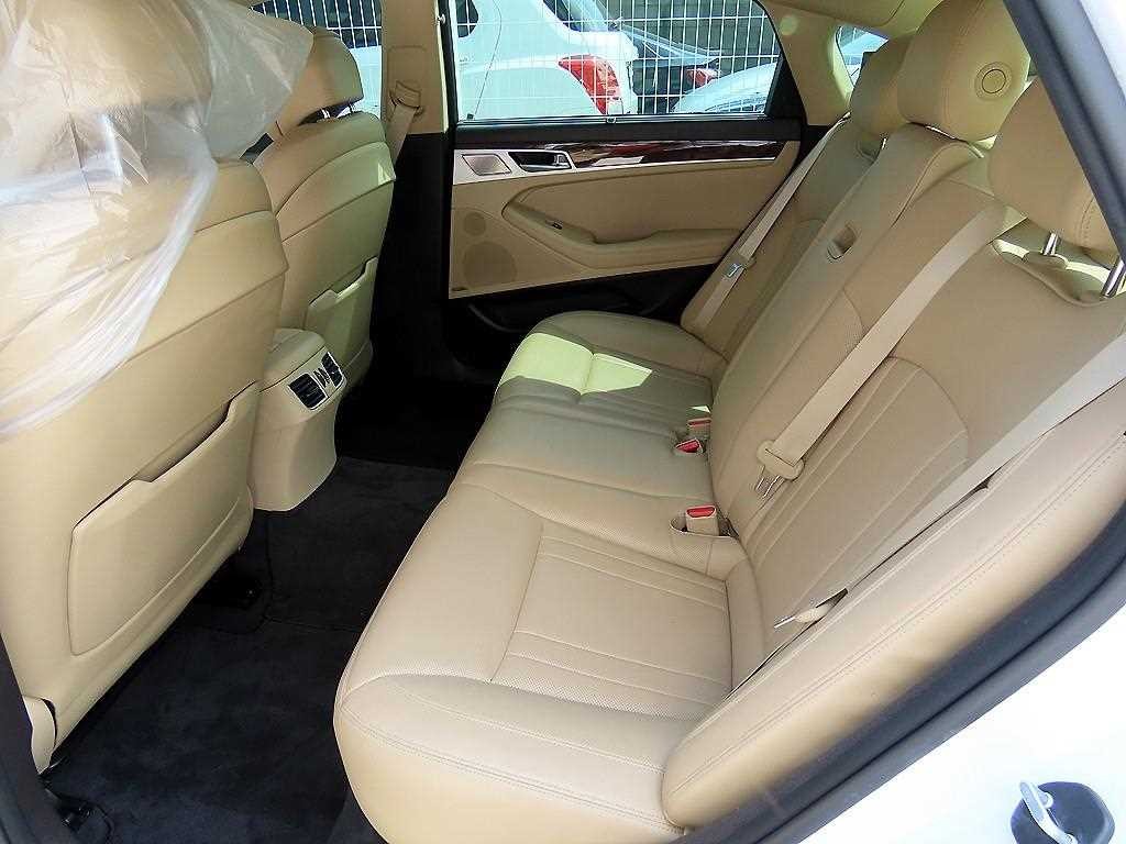 제네시스 G80 3.3 GDI AWD 프리미엄 럭셔리 이미지 6