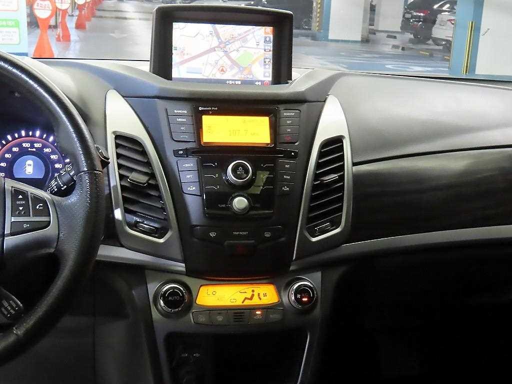 KG모빌리티(쌍용) 코란도 뉴코란도C 4WD 2.0 CVT 고급형 이미지 11