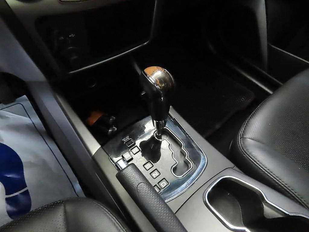 KG모빌리티(쌍용) 코란도 뉴코란도C 4WD 2.0 CVT 고급형 이미지 12