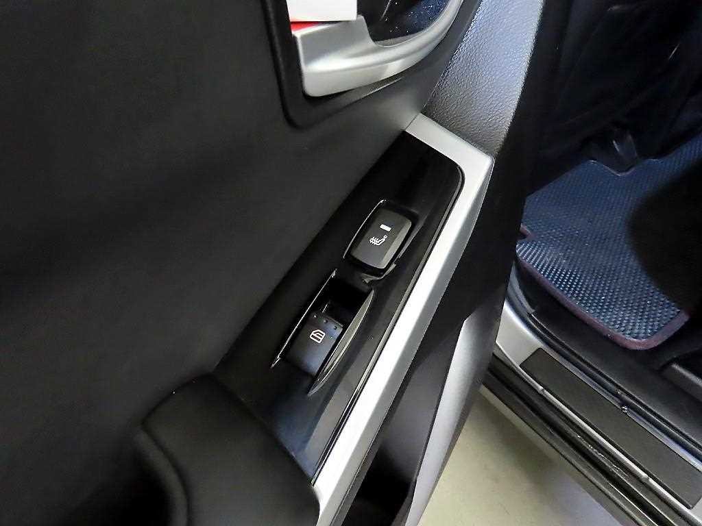 KG모빌리티(쌍용) 코란도 뉴코란도C 4WD 2.0 CVT 고급형 이미지 16