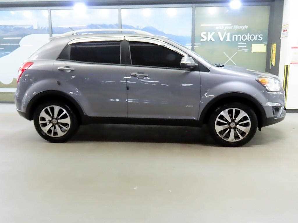 KG모빌리티(쌍용) 코란도 뉴코란도C 4WD 2.0 CVT 고급형 이미지 3