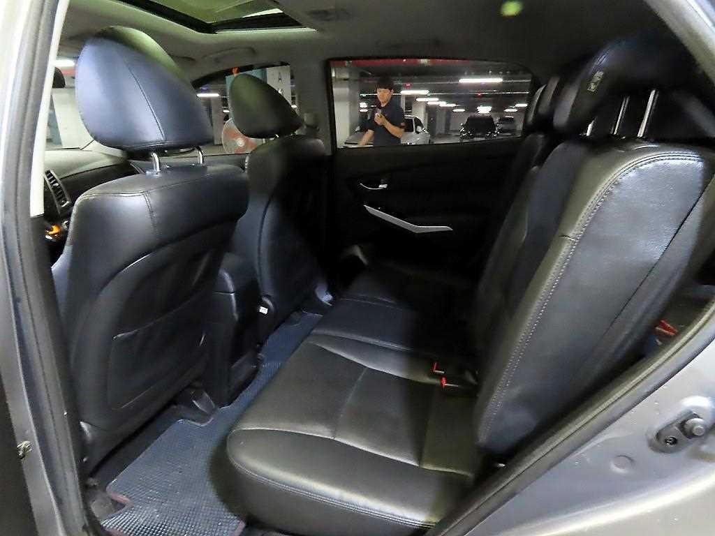 KG모빌리티(쌍용) 코란도 뉴코란도C 4WD 2.0 CVT 고급형 이미지 7