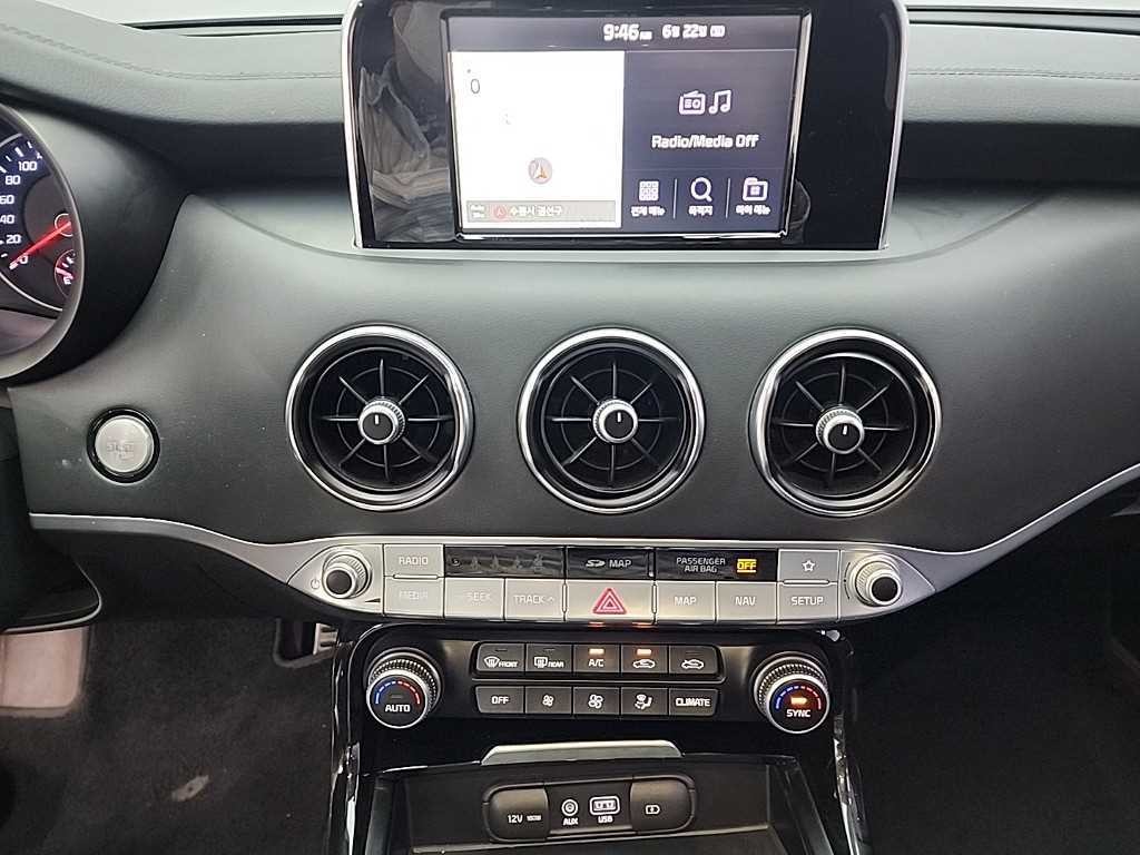 기아 스팅어 가솔린 2.0 터보 2WD 플래티넘 이미지 10