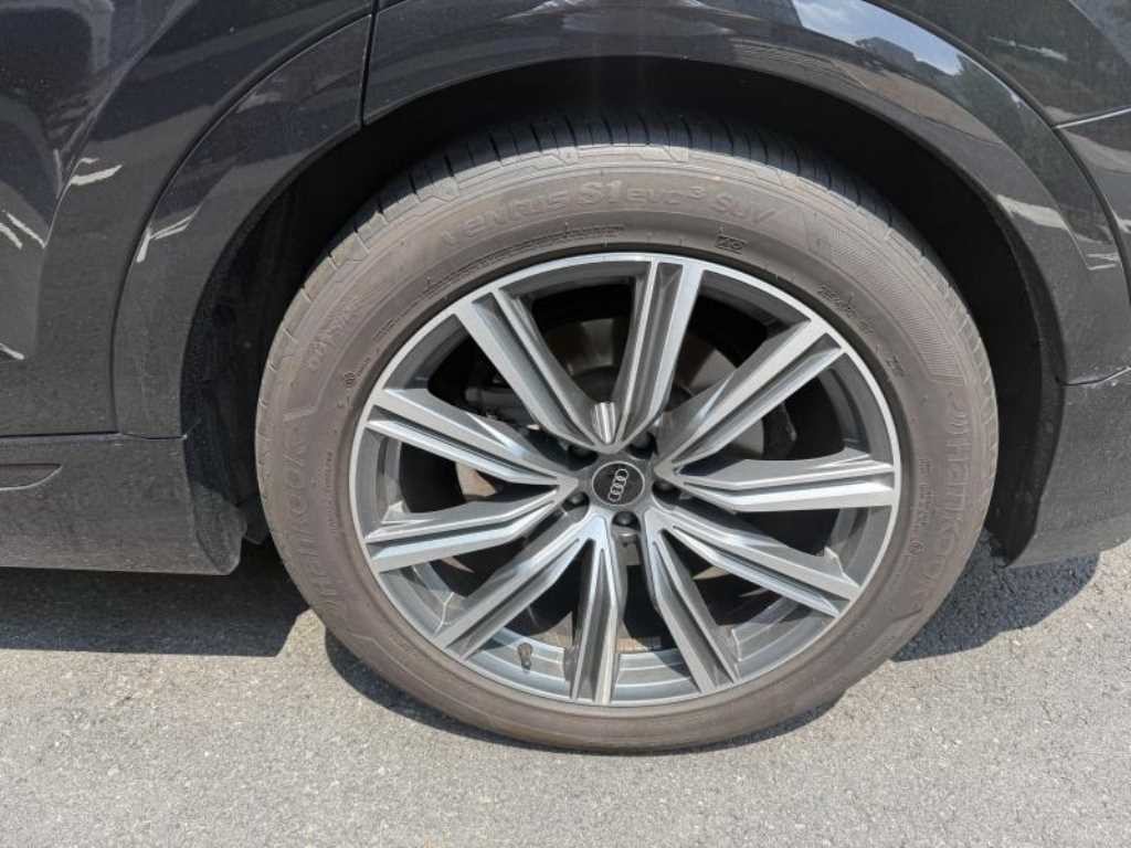 아우디 Q8 55 TFSI 콰트로 프리미엄 이미지 10