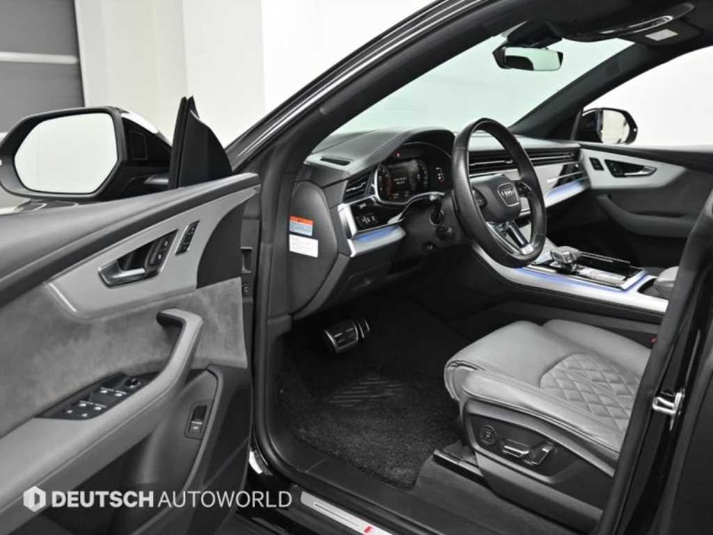 아우디 Q8 55 TFSI 콰트로 프리미엄 이미지 12