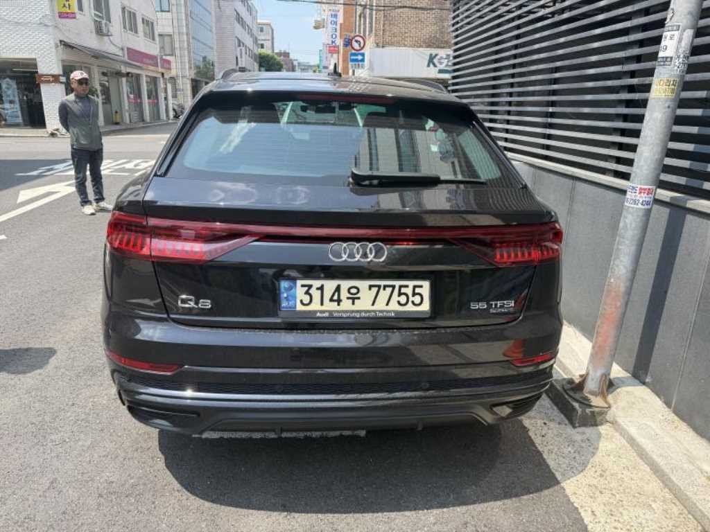 아우디 Q8 55 TFSI 콰트로 프리미엄 이미지 3
