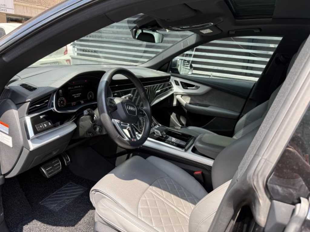 아우디 Q8 55 TFSI 콰트로 프리미엄 이미지 6