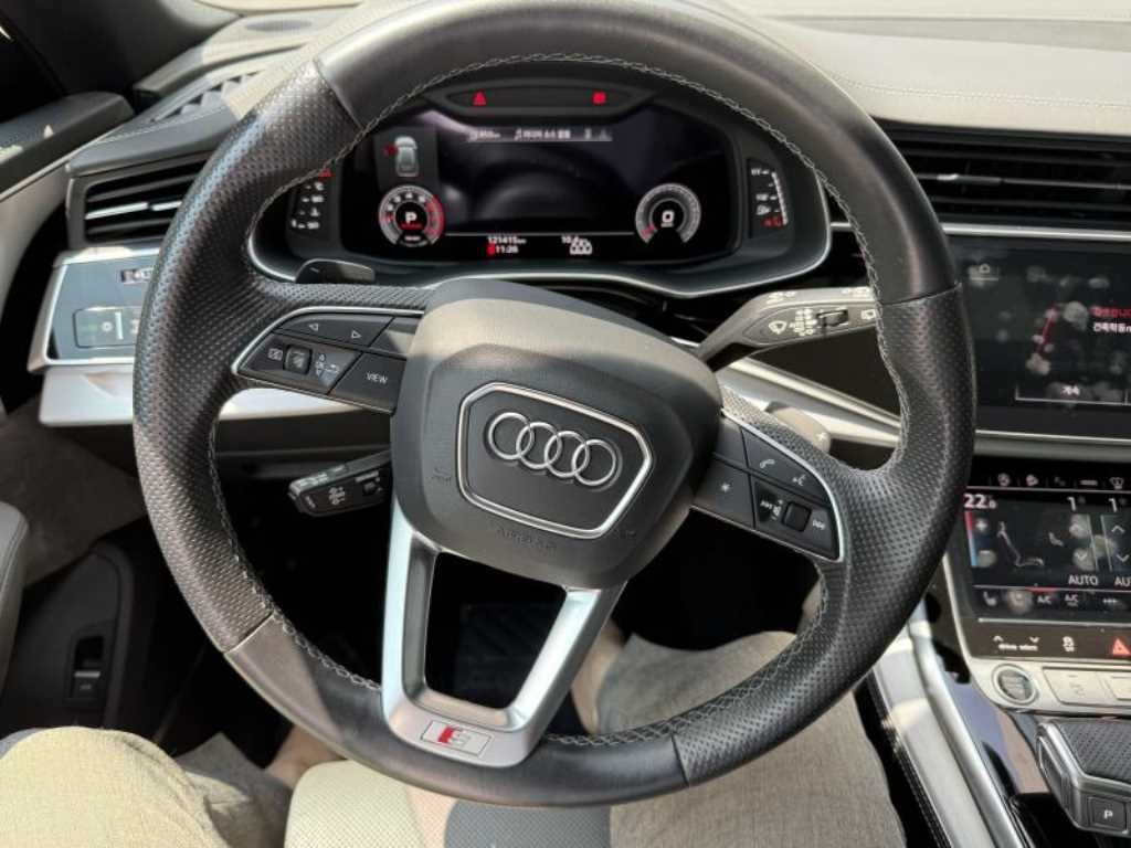 아우디 Q8 55 TFSI 콰트로 프리미엄 이미지 7