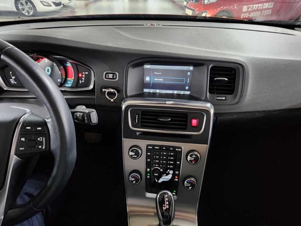 볼보 S60 뉴S60 D2 이미지 12