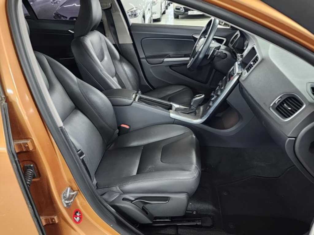 볼보 S60 뉴S60 D2 이미지 17