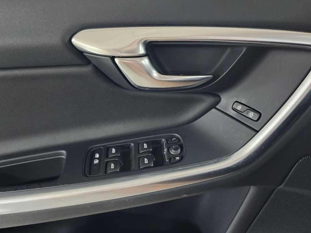 볼보 S60 뉴S60 D2 이미지 9