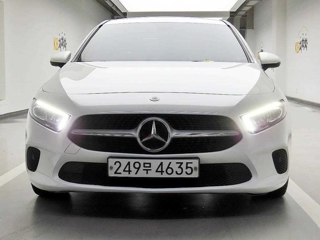 벤츠 A 클래스 A클래스 W177 A220 세단 이미지 1